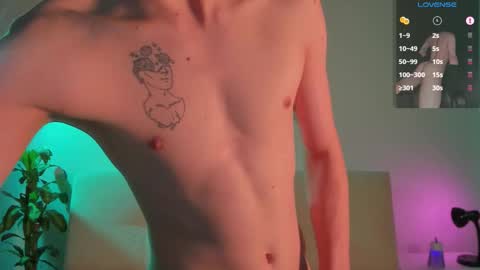 Nicolas Mucci online show from October 21, 2025, 12:17 pm