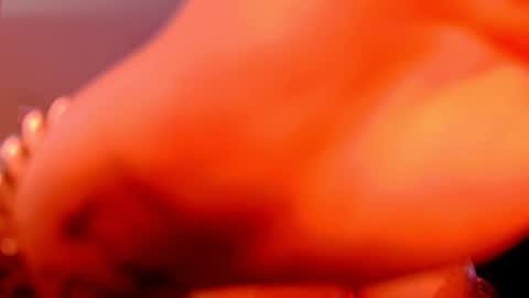 Niinarosee online show from April 9, 2026, 6:46 pm