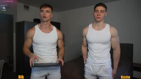 Nik online show from October 25, 2025, 2:13 pm