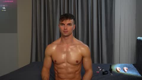 Nik online show from November 17, 2025, 3:29 pm