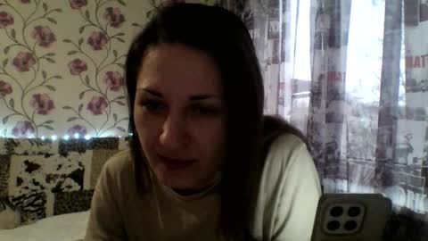 nika_smily online show from November 3, 2025, 9:43 am