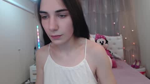 nikastarkk online show from September 17, 2025, 6:59 am