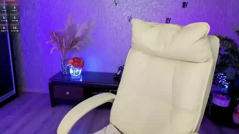 Snapshot of nikastill_ chatting on July 3, 2026, 1:56 am NikaStill online show from July 3, 2026, 1:56 am