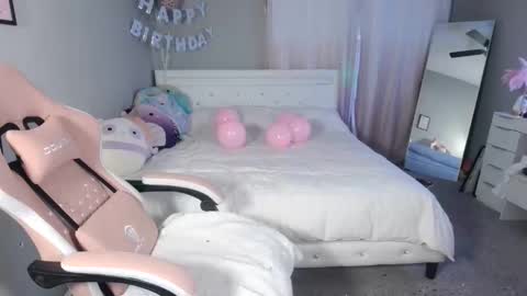 nikayasworld online show from May 19, 2026, 3:24 am