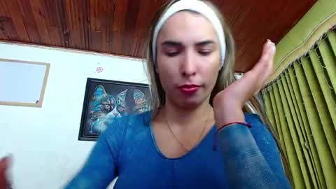 Snapshot of niki_1998 chatting on January 8, 2025, 3:08 am  Natalia online show from January 8, 2025, 3:08 am