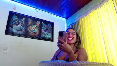 Snapshot of niki_1998 chatting on January 21, 2025, 7:50 pm  Natalia online show from January 21, 2025, 7:50 pm