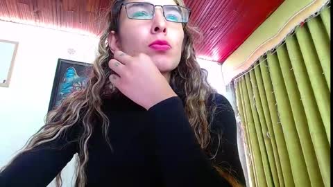 Snapshot of niki_1998 chatting on February 8, 2025, 2:04 am  Natalia online show from February 8, 2025, 2:04 am