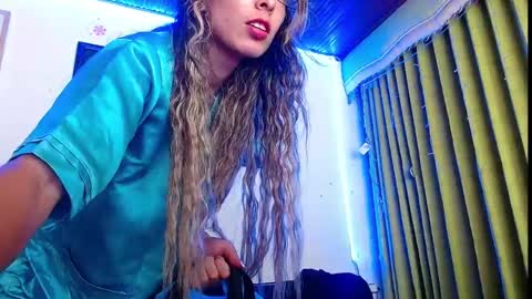 Snapshot of niki_1998 chatting on February 8, 2025, 5:08 am  Natalia online show from February 8, 2025, 5:08 am