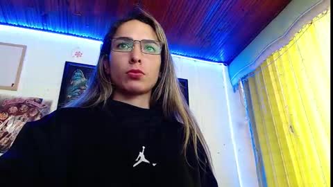 Snapshot of niki_1998 chatting on February 17, 2025, 6:04 pm  Natalia online show from February 17, 2025, 6:04 pm