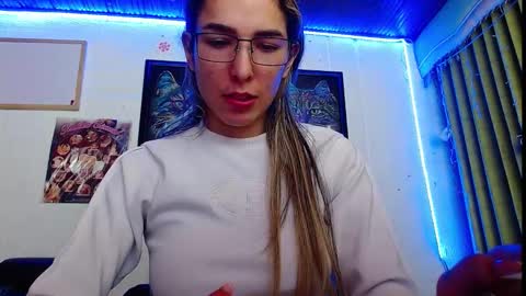 Snapshot of niki_1998 chatting on February 28, 2025, 12:54 am  Natalia online show from February 28, 2025, 12:54 am