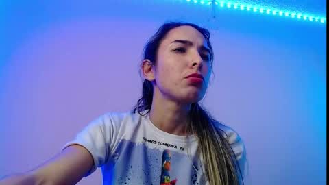 Snapshot of niki_1998 chatting on March 11, 2025, 3:26 am  Natalia online show from March 11, 2025, 3:26 am