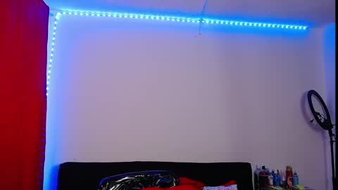 Snapshot of niki_1998 chatting on March 11, 2025, 5:35 pm  Natalia online show from March 11, 2025, 5:35 pm