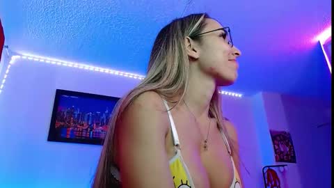 Snapshot of niki_1998 chatting on September 27, 2025, 5:18 pm  Natalia online show from September 27, 2025, 5:18 pm