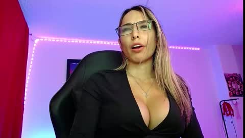 Snapshot of niki_1998 chatting on October 2, 2025, 12:06 am  Natalia online show from October 2, 2025, 12:06 am