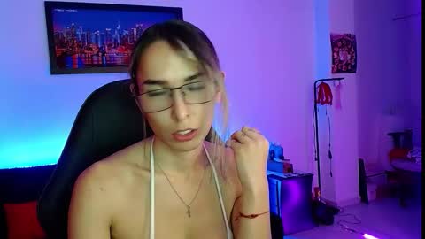 Snapshot of niki_1998 chatting on October 15, 2025, 1:39 am  Natalia online show from October 15, 2025, 1:39 am