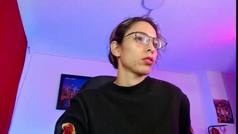 Snapshot of niki_1998 chatting on October 28, 2025, 12:14 am  Natalia online show from October 28, 2025, 12:14 am