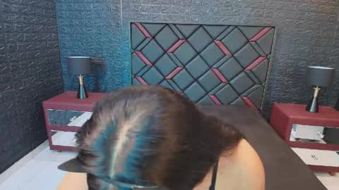 NIKI online show from May 15, 2026, 1:18 pm