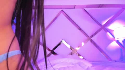 Snapshot of nikii_white chatting on February 14, 2025, 7:49 am nikii_white online show from February 14, 2025, 7:49 am