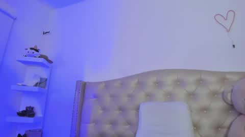 Niikii online show from February 18, 2025, 3:21 am