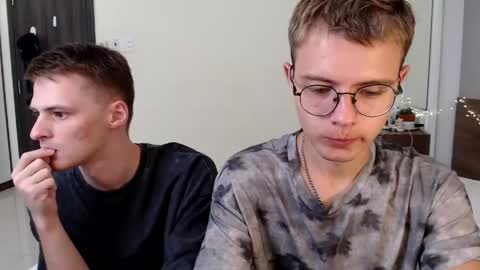 nikikerry_cum_ online show from April 18, 2026, 9:35 am