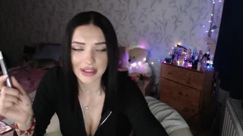 nikimousi online show from March 14, 2026, 10:15 pm