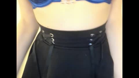 Snapshot of nikiololli666 chatting on February 17, 2026, 7:31 pm nikiololli666 online show from February 17, 2026, 7:31 pm