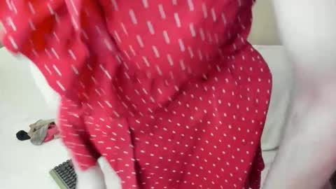 Snapshot of nikki000cool chatting on January 19, 2026, 12:31 pm Veronika online show from January 19, 2026, 12:31 pm