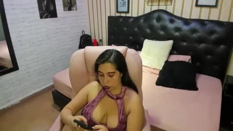 Nikki  online show from May 28, 2026, 3:04 am