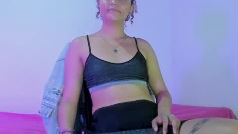 Snapshot of nikki_uwu chatting on April 26, 2026, 7:33 pm nikki_uwu online show from April 26, 2026, 7:33 pm