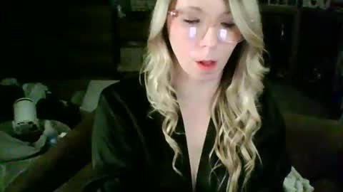 nikkib653466 online show from February 19, 2026, 12:28 am