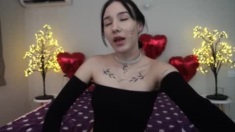Nikki online show from February 26, 2025, 2:14 pm