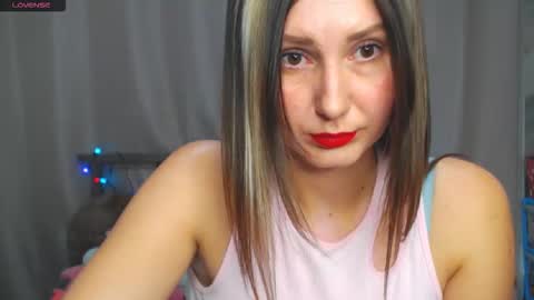 nikkikiss___ online show from January 14, 2026, 2:06 am