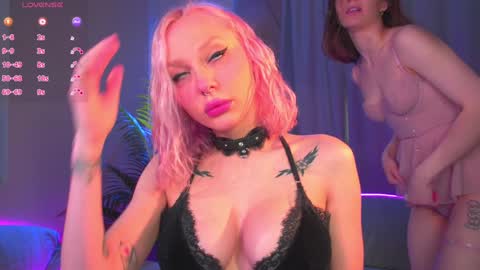 Snapshot of nikkisilk chatting on February 6, 2025, 11:43 am Stassy Krissy Aria Lina online show from February 6, 2025, 11:43 am