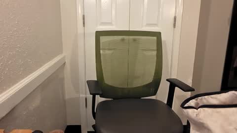 nikkithickumss online show from April 27, 2026, 2:59 pm