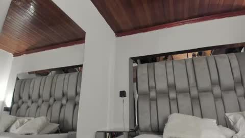     online show from September 17, 2025, 9:55 am