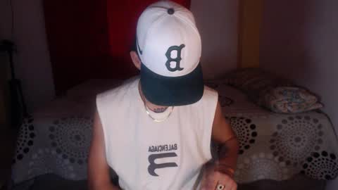 niklaus_wolf online show from November 12, 2025, 8:08 pm