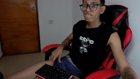 niklaus_wolf online show from March 22, 2026, 12:58 am