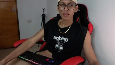 niklaus_wolf online show from April 3, 2026, 5:38 am