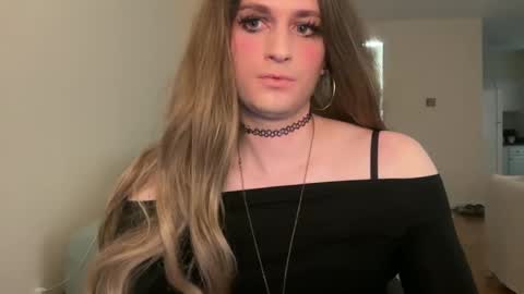 Nichole online show from December 10, 2024, 8:38 pm