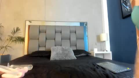 Niko Kael online show from February 24, 2026, 3:26 am