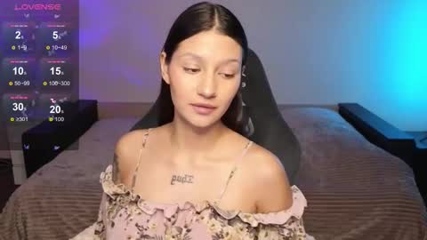 Snapshot of nikolgoldy chatting on November 6, 2025, 1:28 am Niky online show from November 6, 2025, 1:28 am