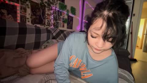 nikoli_naw online show from February 3, 2026, 2:53 am