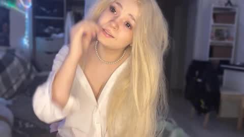 nikoli_naw online show from March 4, 2026, 7:53 pm