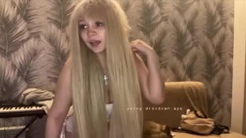 nikoli_naw online show from May 26, 2026, 6:59 pm