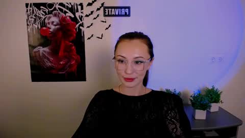 Snapshot of nikonara_ chatting on February 17, 2025, 5:43 pm nikonara_ online show from February 17, 2025, 5:43 pm