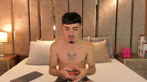 Niko Stone online show from October 19, 2025, 5:30 am