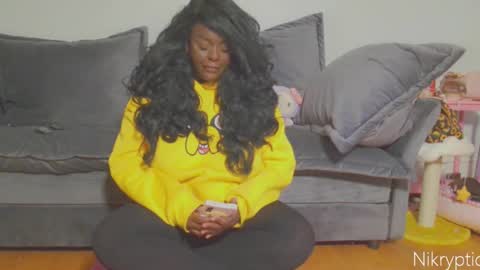 Nikole online show from December 18, 2025, 7:31 pm