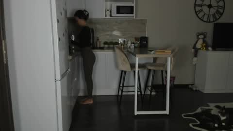 Bella online show from April 8, 2026, 5:13 pm