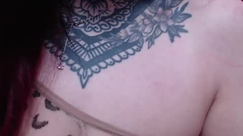 Snapshot of nina_b1um chatting on April 3, 2026, 6:44 am Nina online show from April 3, 2026, 6:44 am