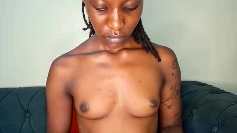 nina_bambi online show from November 18, 2025, 2:17 am